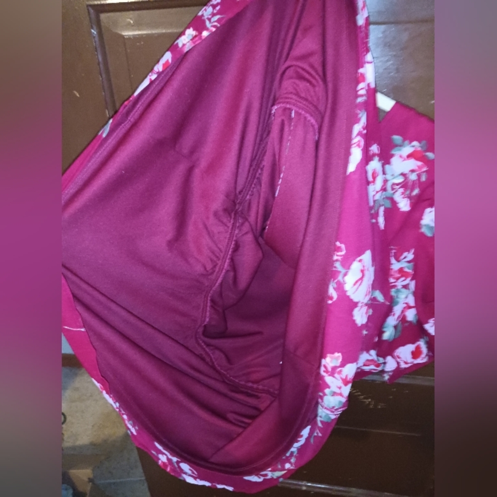 EUC Maurices Women's Burgundy Floral Mesh Ruched Sleeve Wrap Blouse 2X - Picture 4 of 9